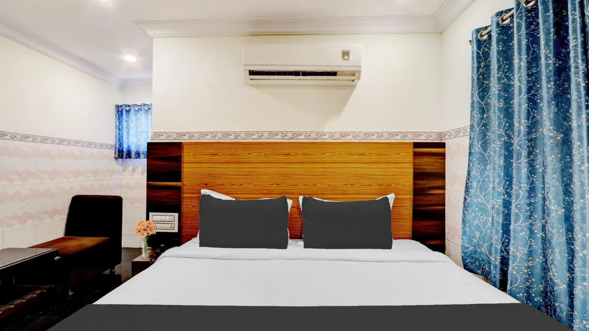 Super Collection O M G Road Ξενοδοχείο Thiruvananthapuram