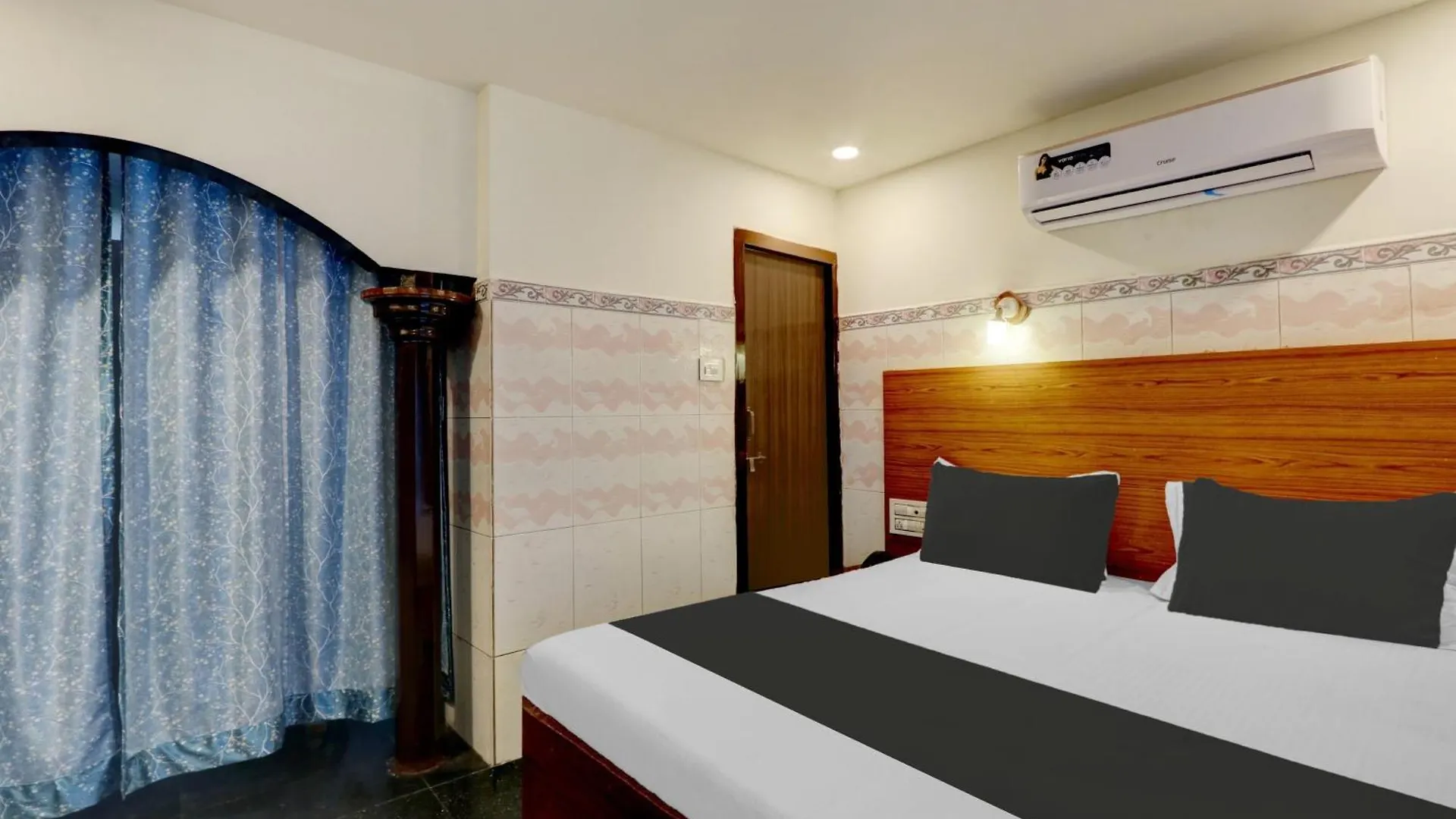 Super Collection O M G Road Ξενοδοχείο Thiruvananthapuram 4*,