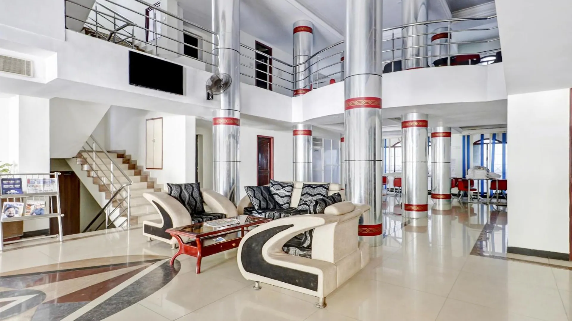 Super Collection O M G Road Hotel Thiruvananthapuram