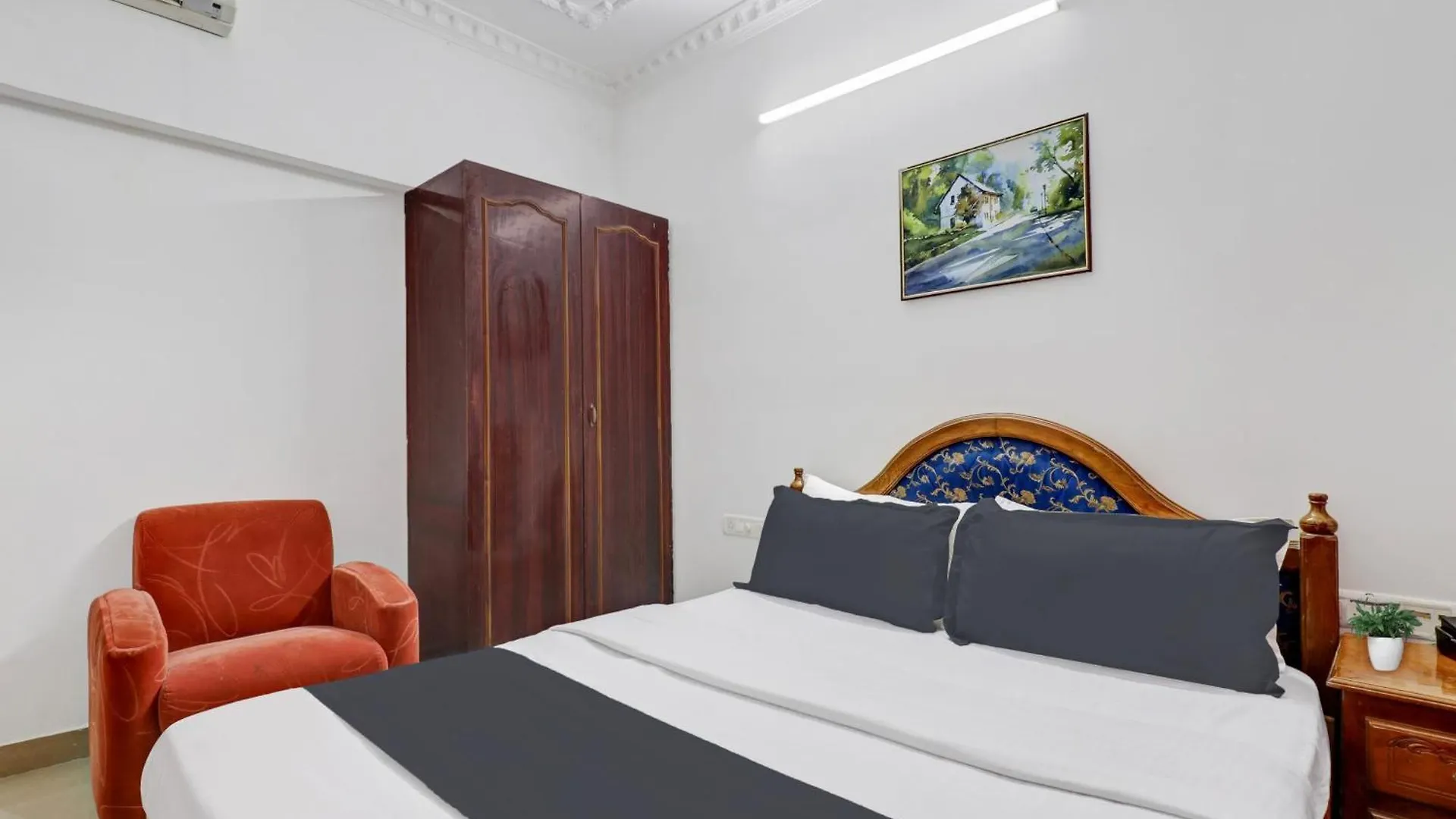 Super Collection O M G Road Hotel Thiruvananthapuram