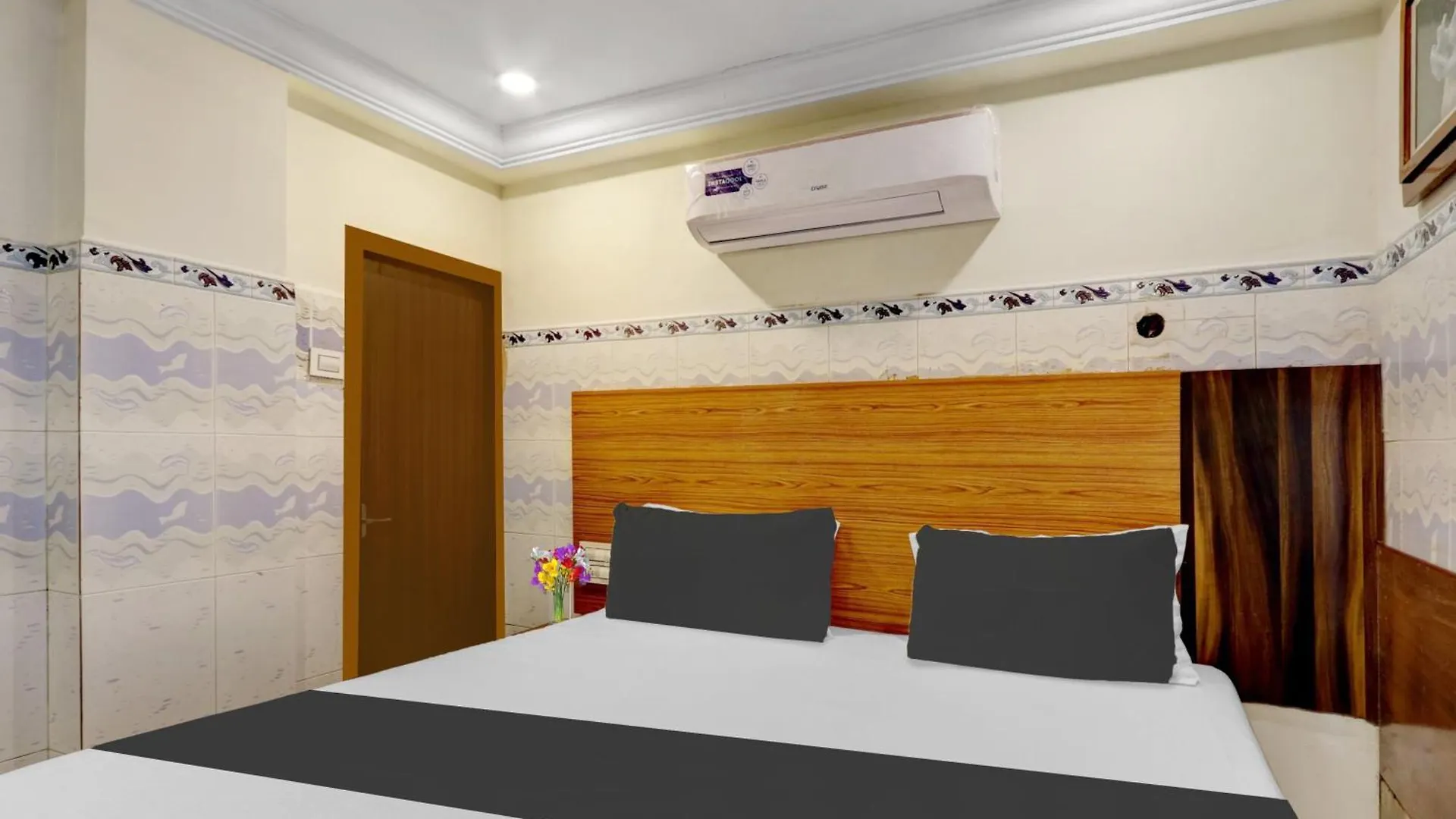 Super Collection O M G Road Hotel Thiruvananthapuram