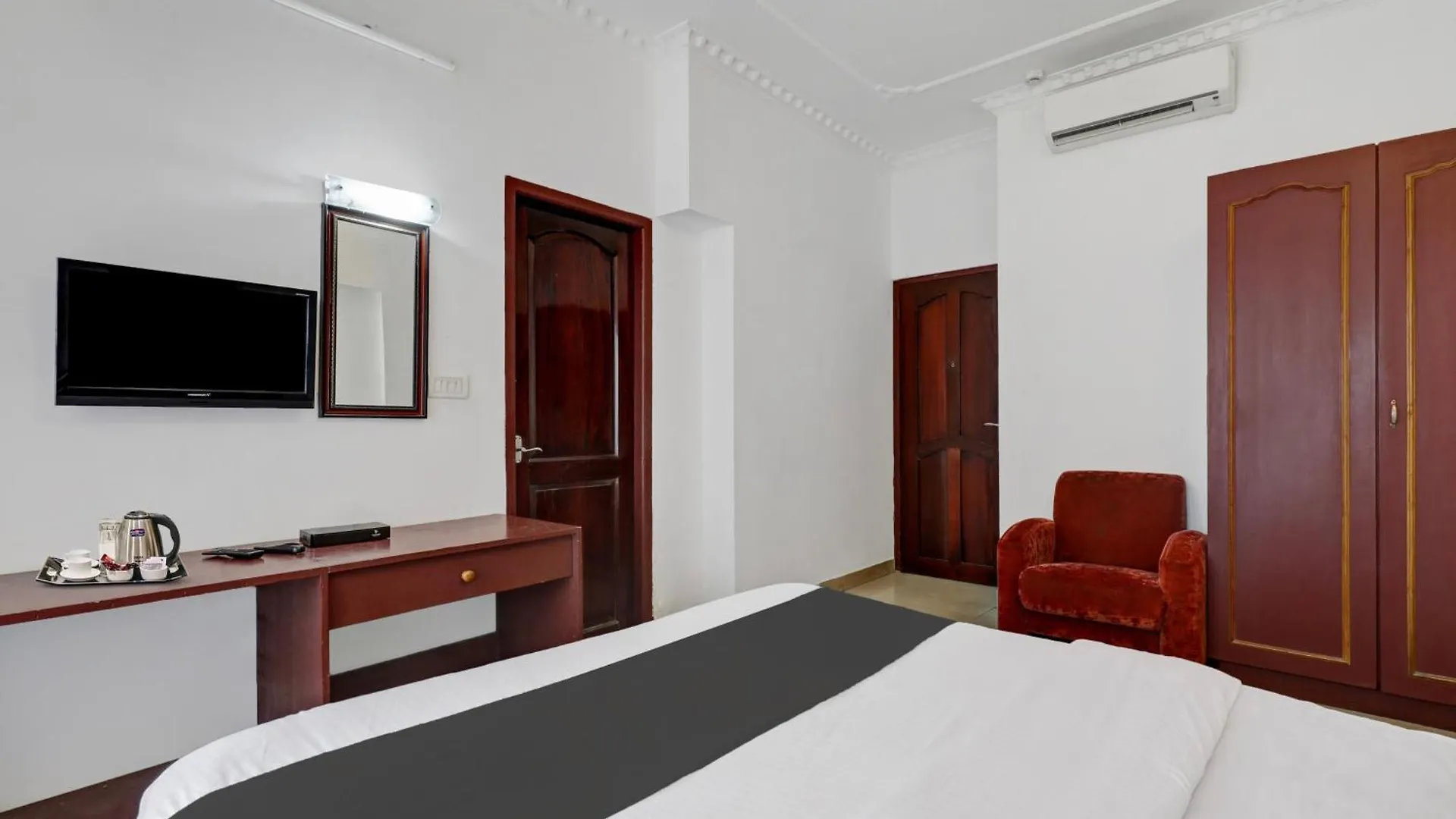 Super Collection O M G Road Hotel Thiruvananthapuram Índia