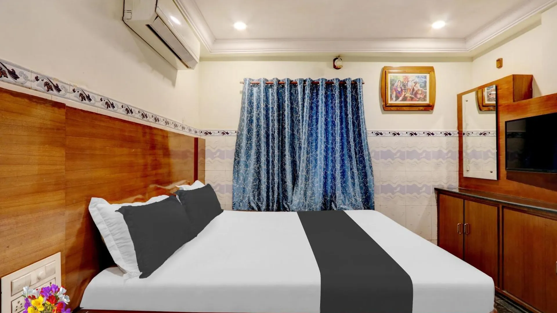 Super Collection O M G Road Hotel Thiruvananthapuram