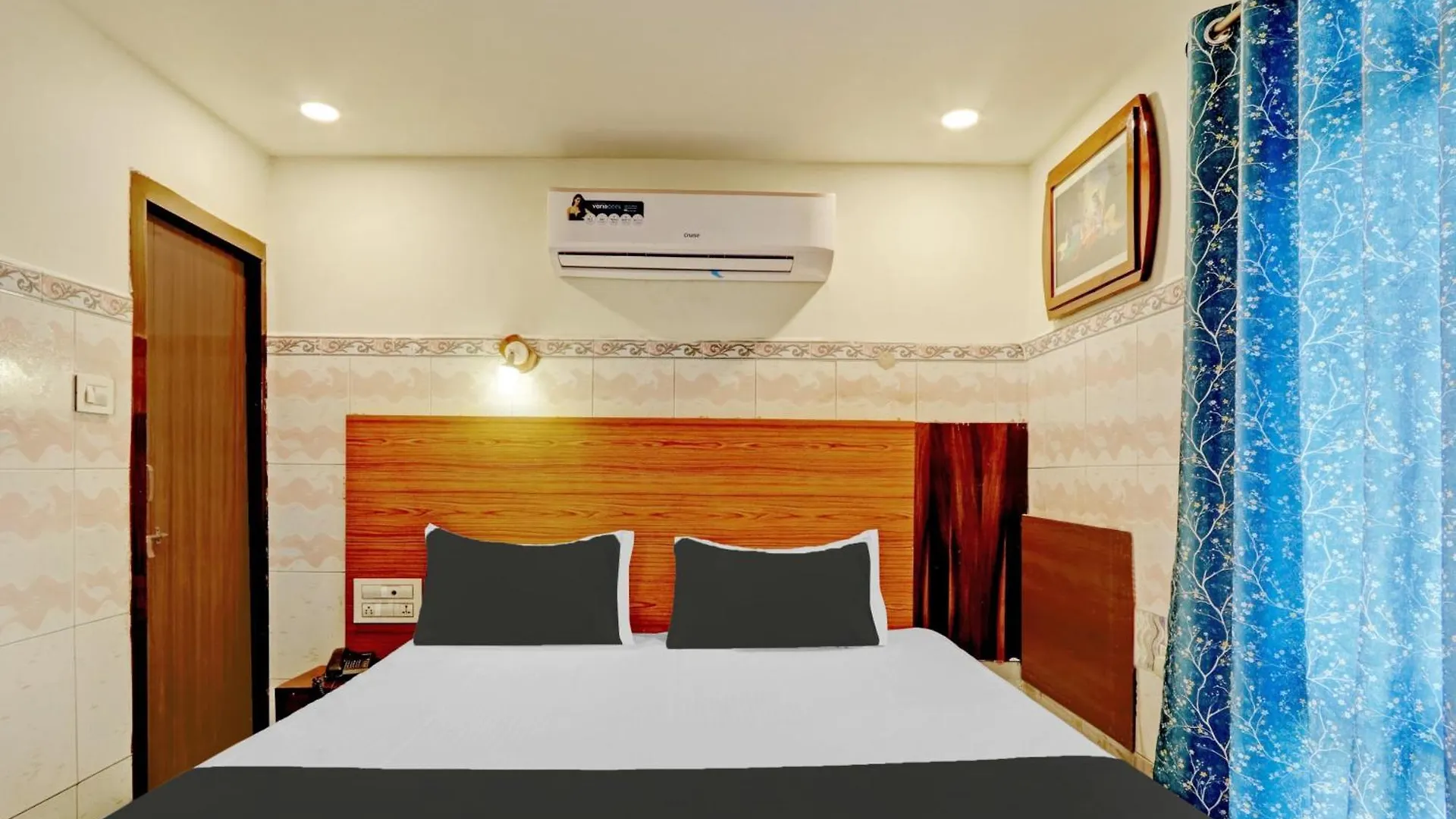 Super Collection O M G Road Hotel Thiruvananthapuram